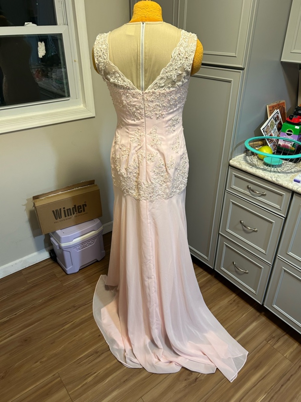 Hebeos Elegant Lace-Appliqué Evening Formal Gown in Light Pink Wedding - Picture 2 of 5